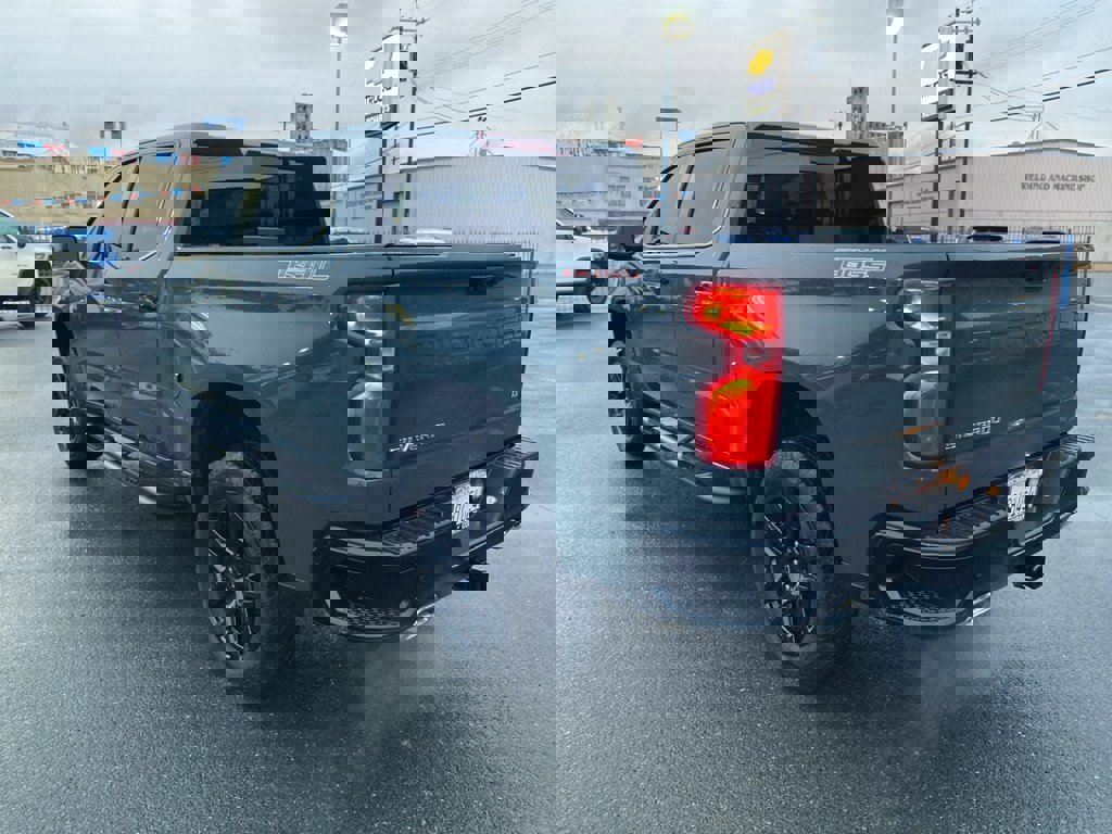 Used 2025 Chevrolet Silverado 1500 LT Trail Boss w/ Convenience Package II image 11