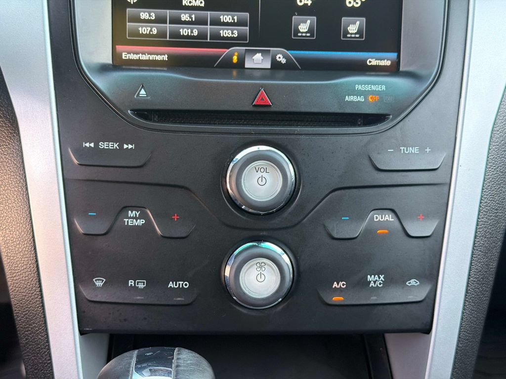 Used 2015 Ford Explorer XLT w/ Equipment Group 202B AWD/4WD image 27