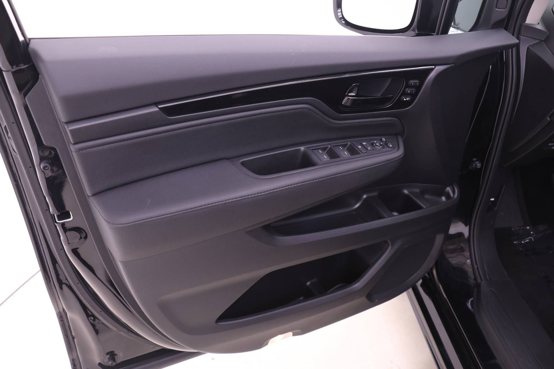 Certified 2026 Honda Odyssey Elite image 9