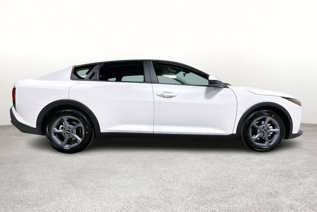 New 2025 Kia K4 FWD image 7