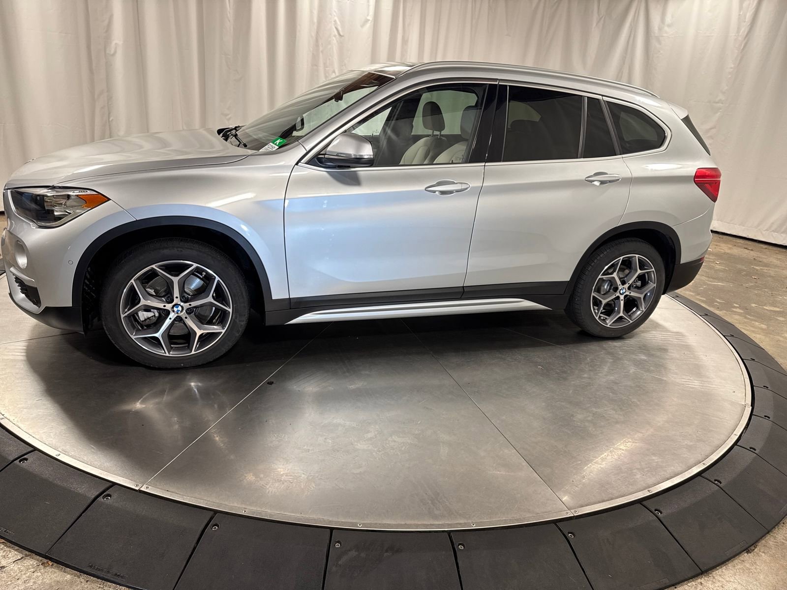 Used 2018 BMW X1 xDrive28i w/ Convenience Package image 6