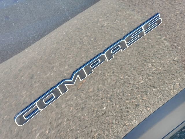 Used 2018 Jeep Compass Latitude w/ Cold Weather Group image 18