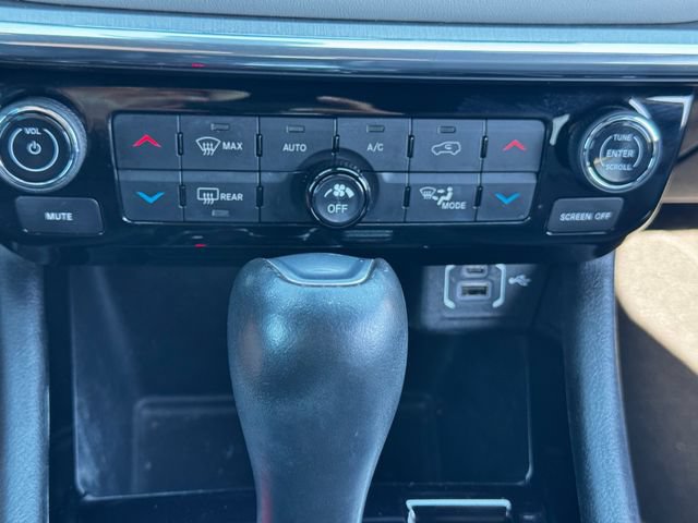 Certified 2023 Jeep Compass Limited AWD/4WD image 35