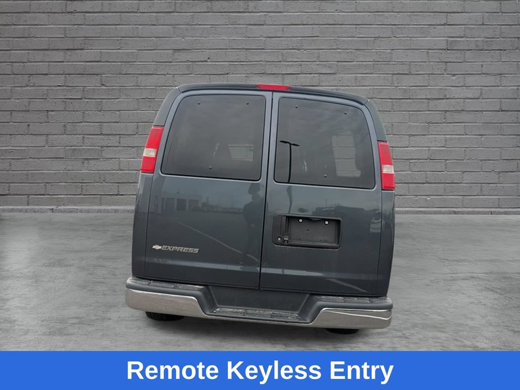 Used 2017 Chevrolet Express 3500 LT w/ LT Preferred Equipment Group RWD image 8