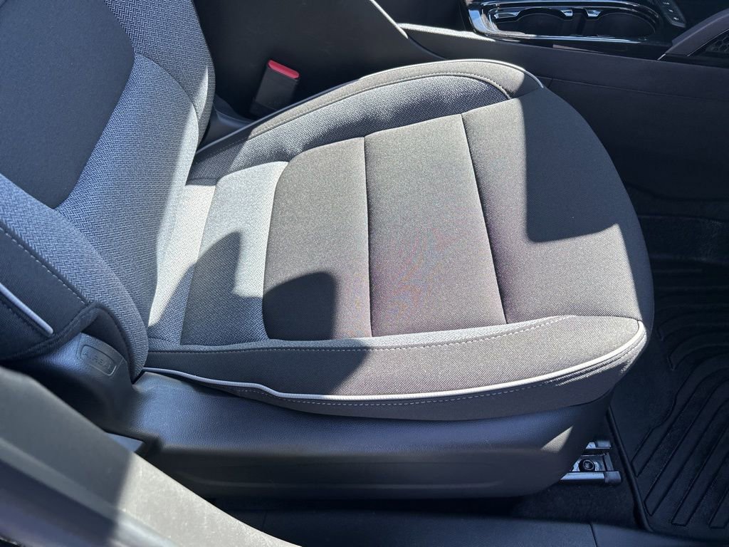 Used 2024 Chevrolet TrailBlazer LT w/ LT Cold Weather Package image 41