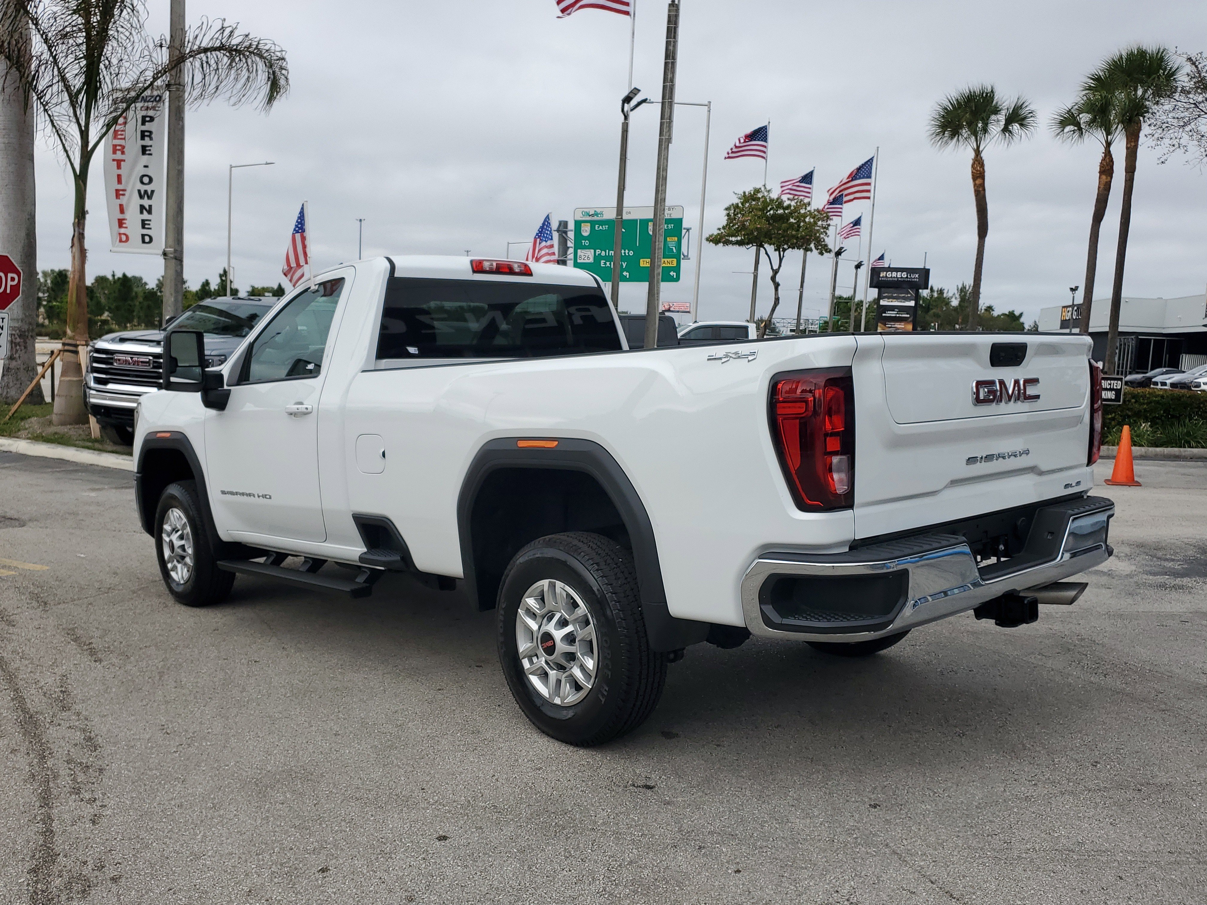 Used 2024 GMC Sierra 2500 SLE w/ SLE Convenience Package image 7