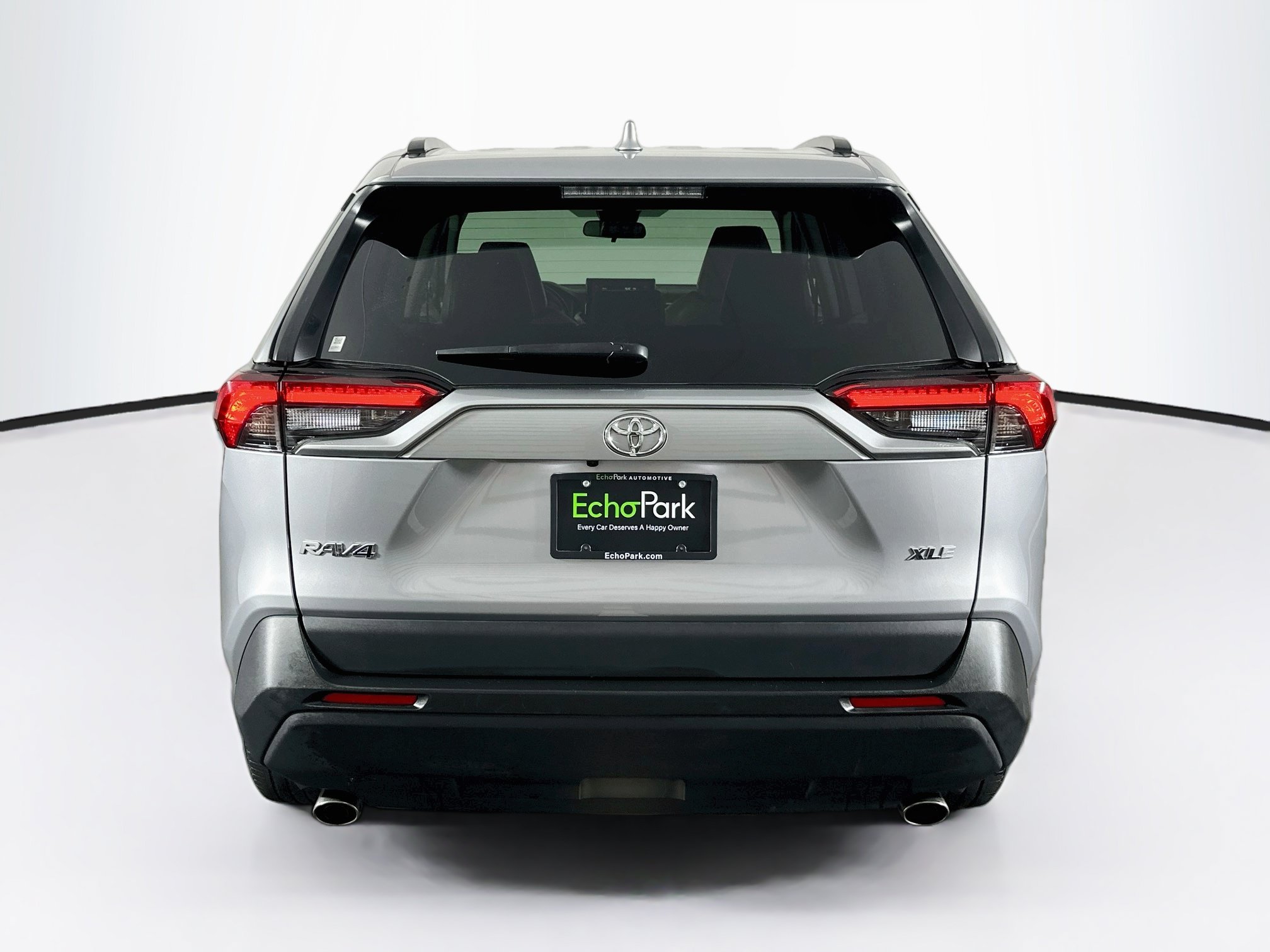 Used 2022 Toyota RAV4 XLE Premium FWD image 7