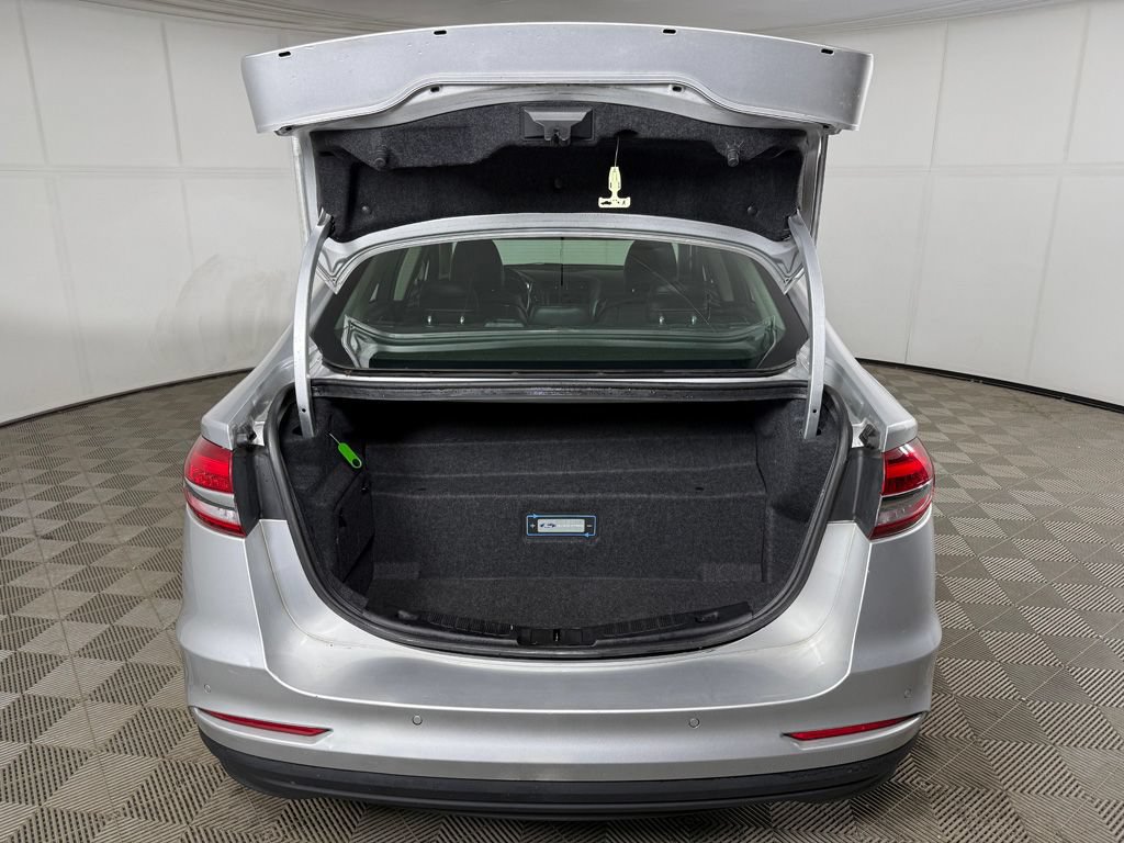 Used 2019 Ford Fusion Energi Titanium FWD image 16