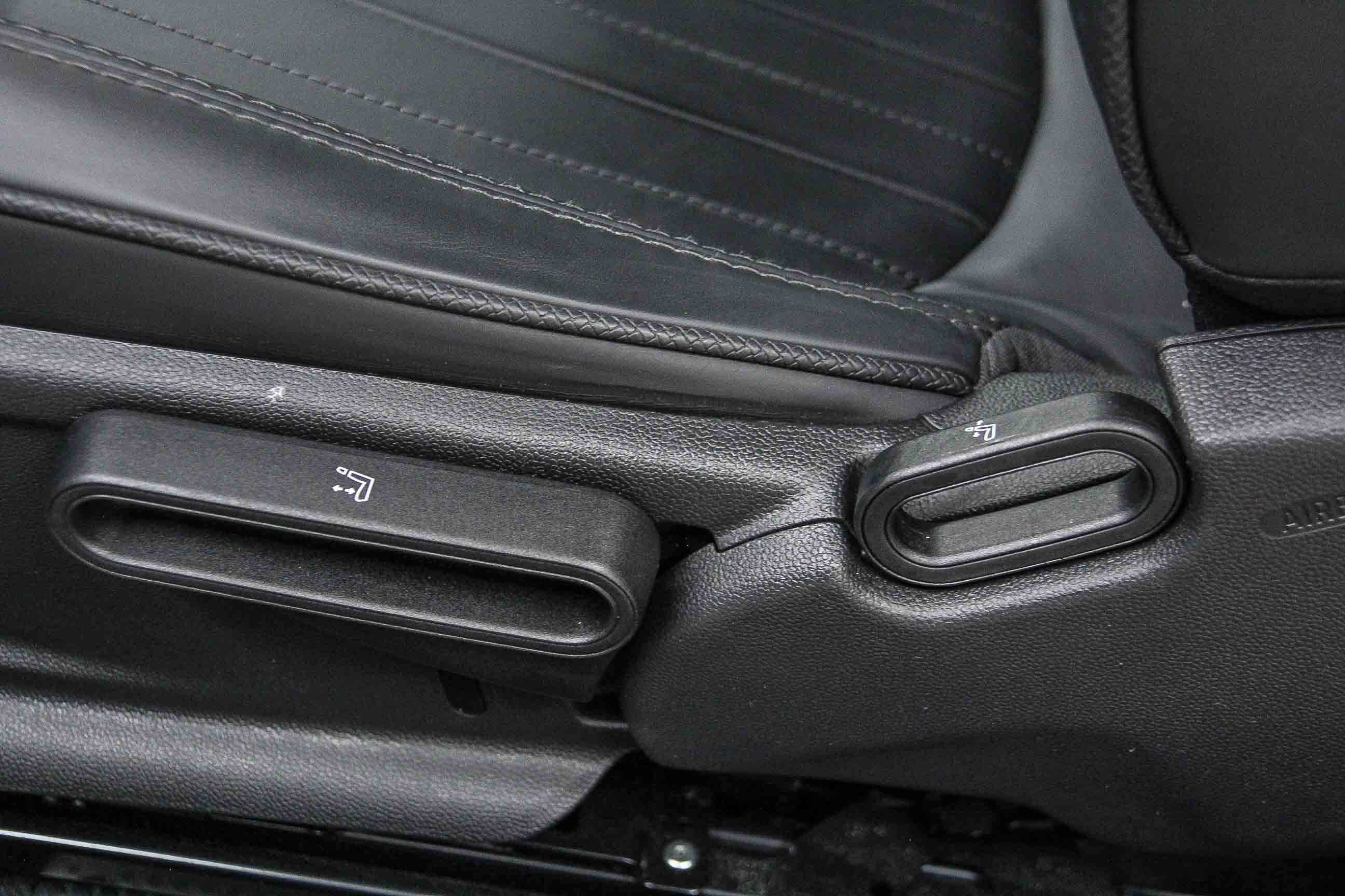 Certified 2024 MINI Cooper SE w/ MINI Resolute Edition image 21