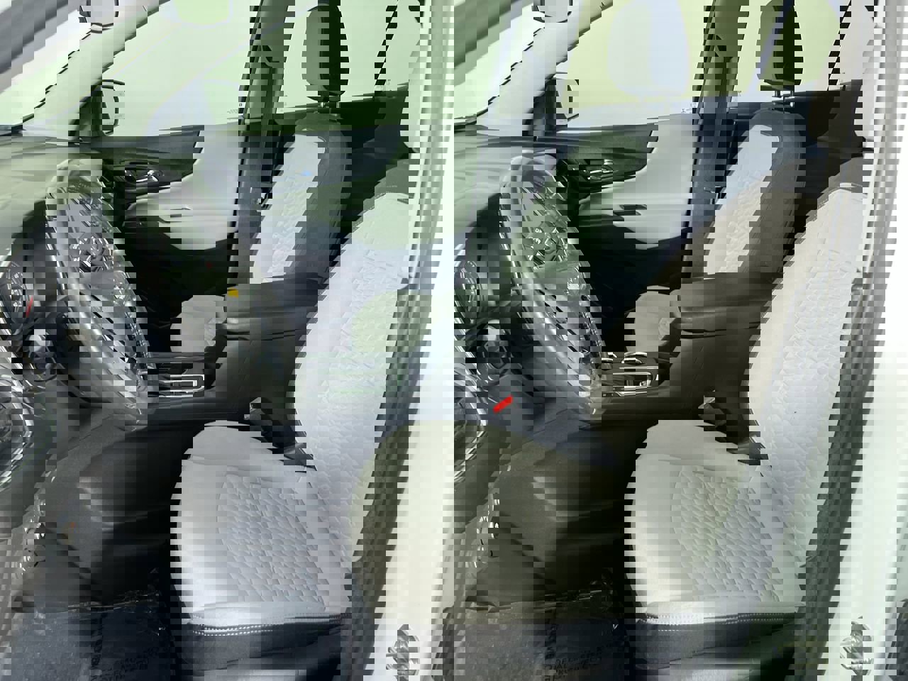 Used 2020 Chevrolet Equinox LT image 12