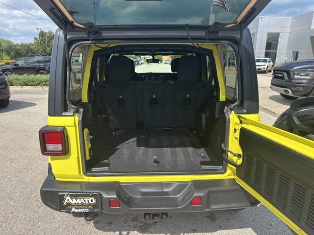 Used 2023 Jeep Wrangler Sahara w/ Cold Weather Group image 10