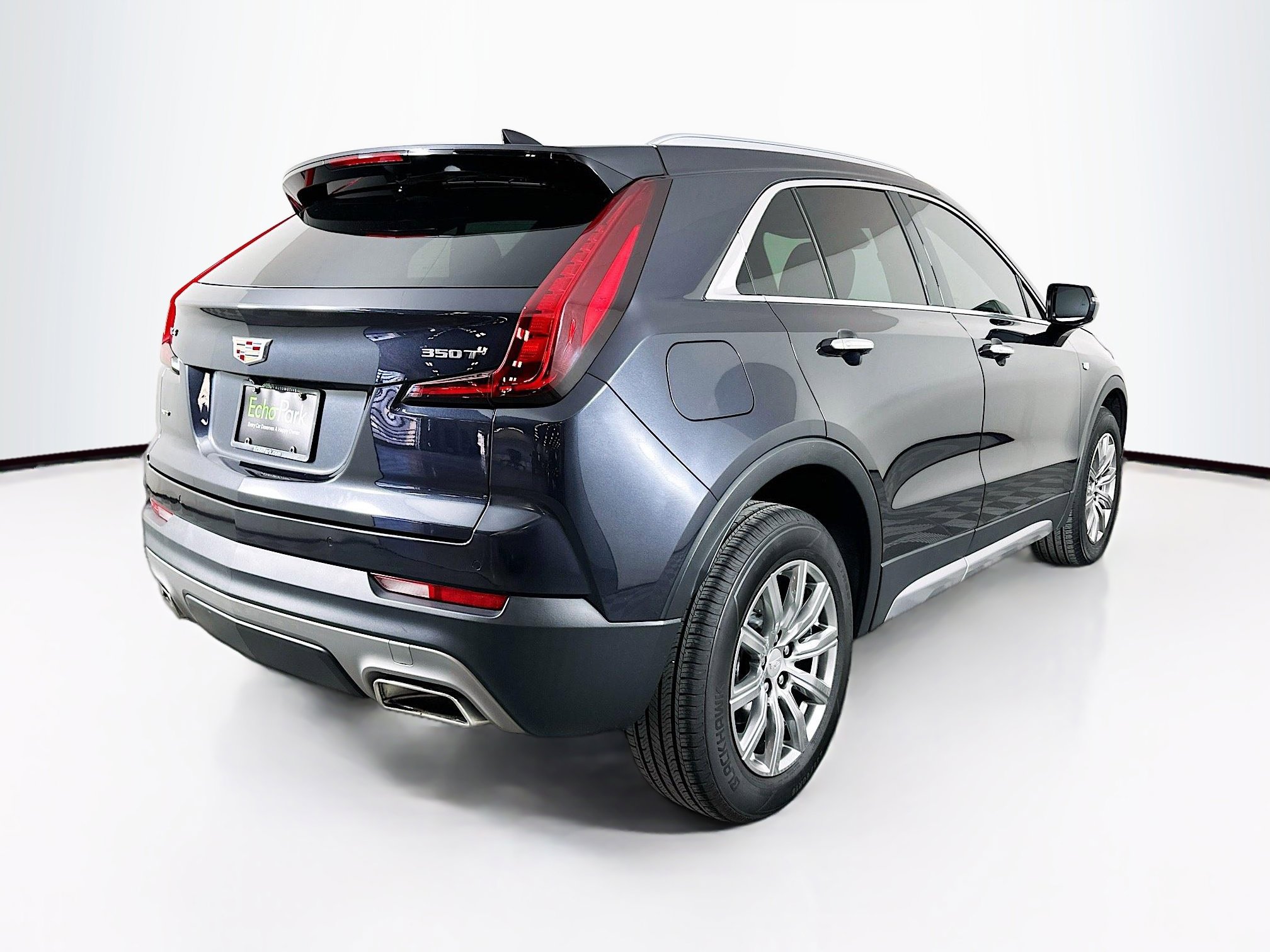 Used 2023 Cadillac XT4 Premium Luxury image 9