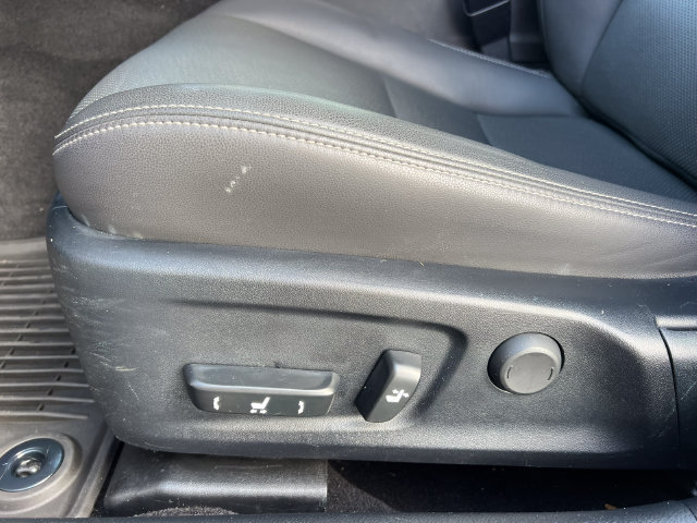 Used 2018 Lexus IS 300 AWD w/ Premium Package image 12
