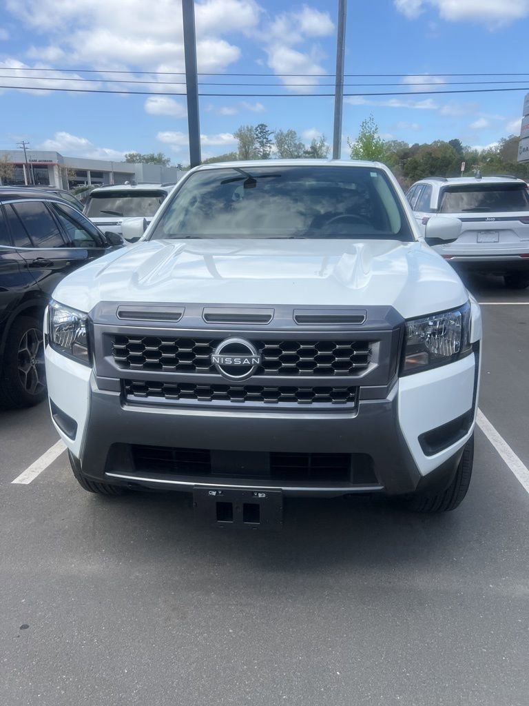Used 2025 Nissan Frontier SV image 9