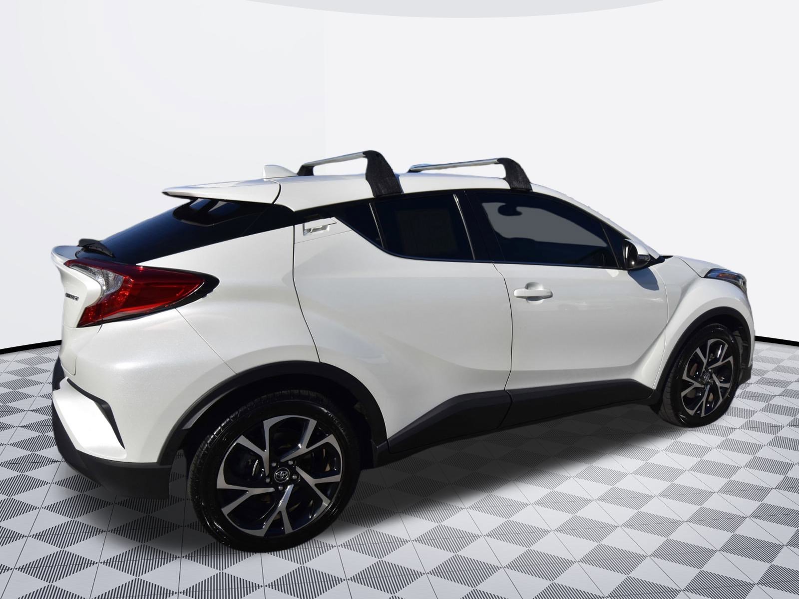 Used 2019 Toyota C-HR Limited image 2