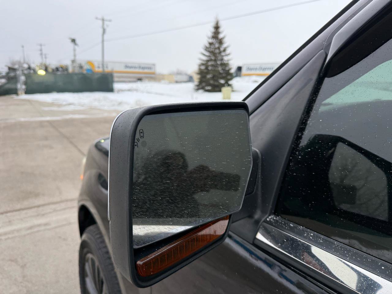 Used 2016 Lincoln Navigator Select image 11