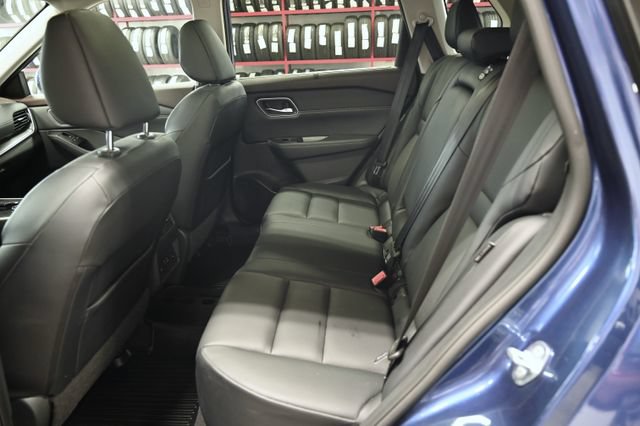 Used 2021 Nissan Rogue SV AWD/4WD image 12