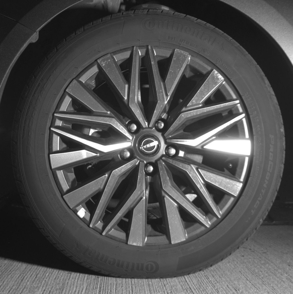 Used 2025 Nissan Altima 2.5 SV FWD image 12
