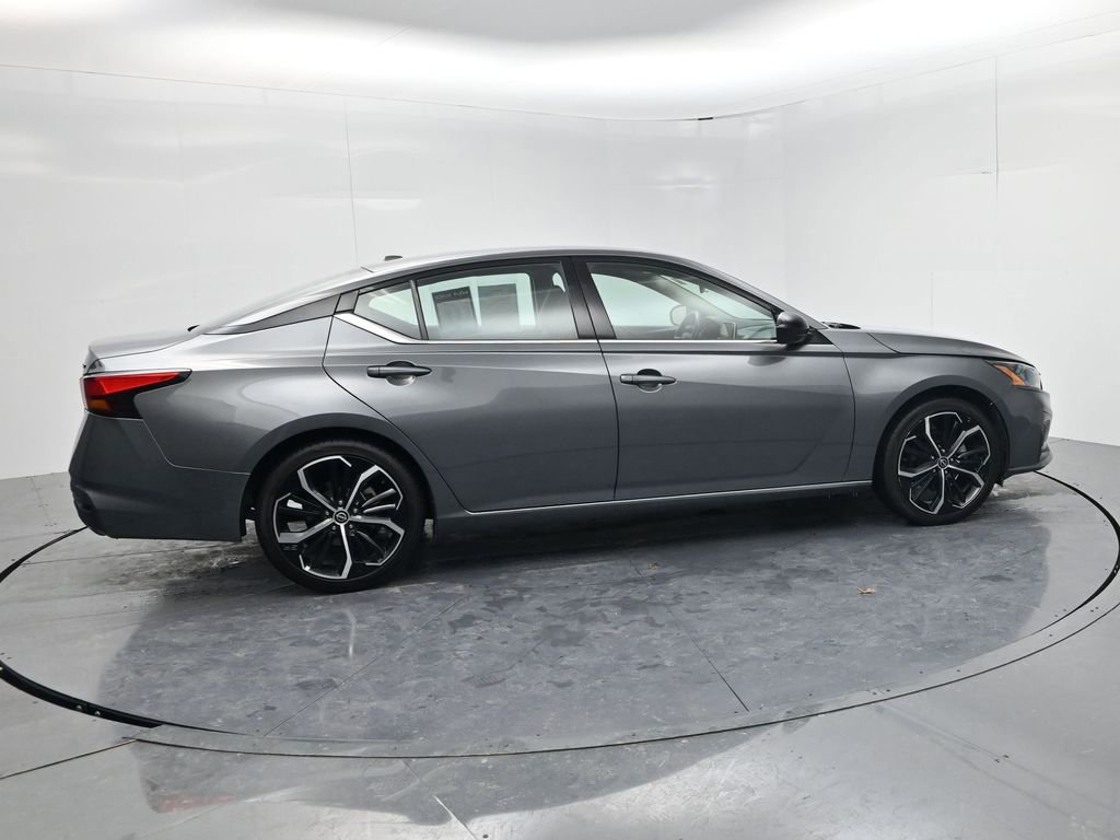 Used 2024 Nissan Altima 2.5 SR image 8