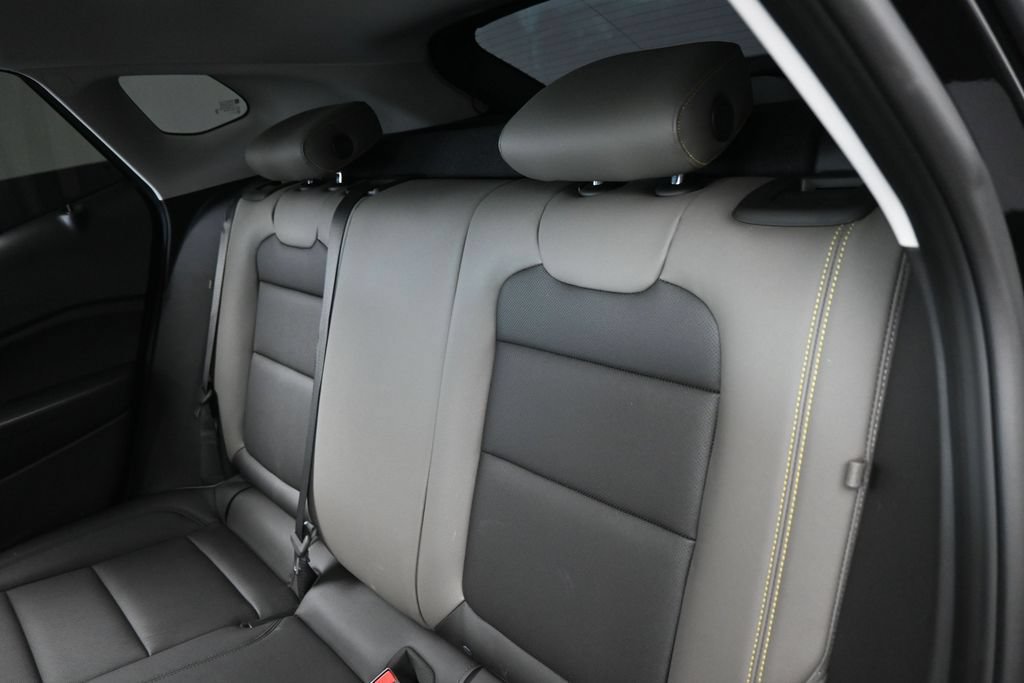 Used 2025 Chevrolet Trax ACTIV FWD image 30