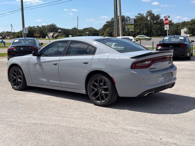 Used 2022 Dodge Charger SXT w/ Blacktop Package RWD image 3
