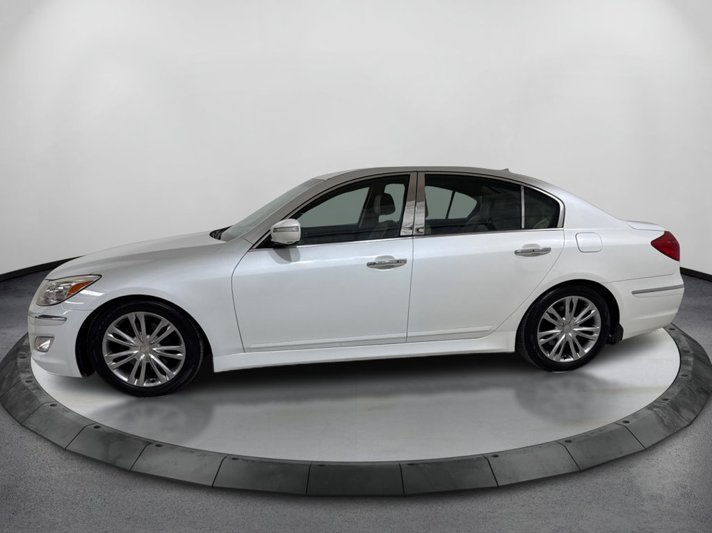 Used 2012 Hyundai Genesis 3.8 w/ Premium Pkg RWD image 9