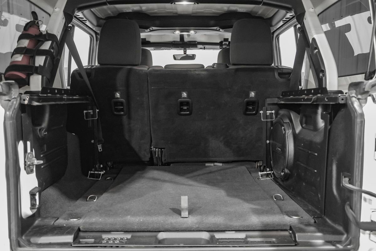 Used 2018 Jeep Wrangler Unlimited Sahara image 56