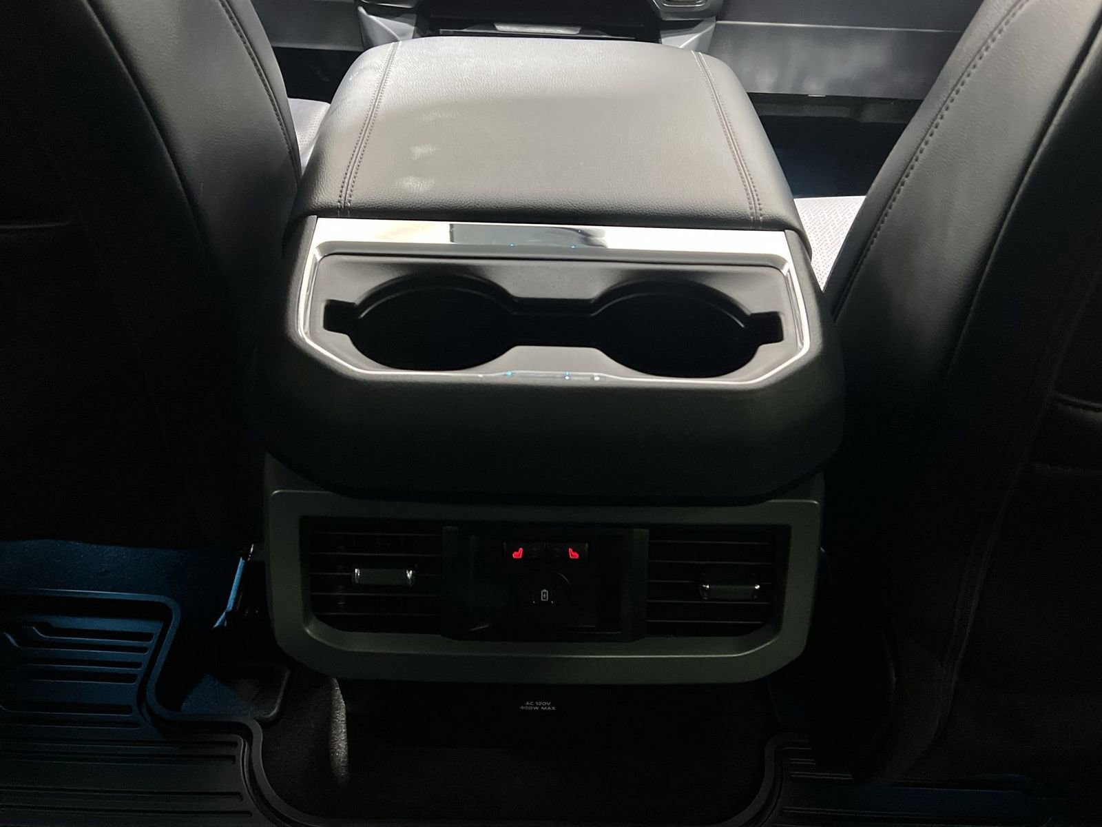 Used 2025 Ford F350 Lariat image 21