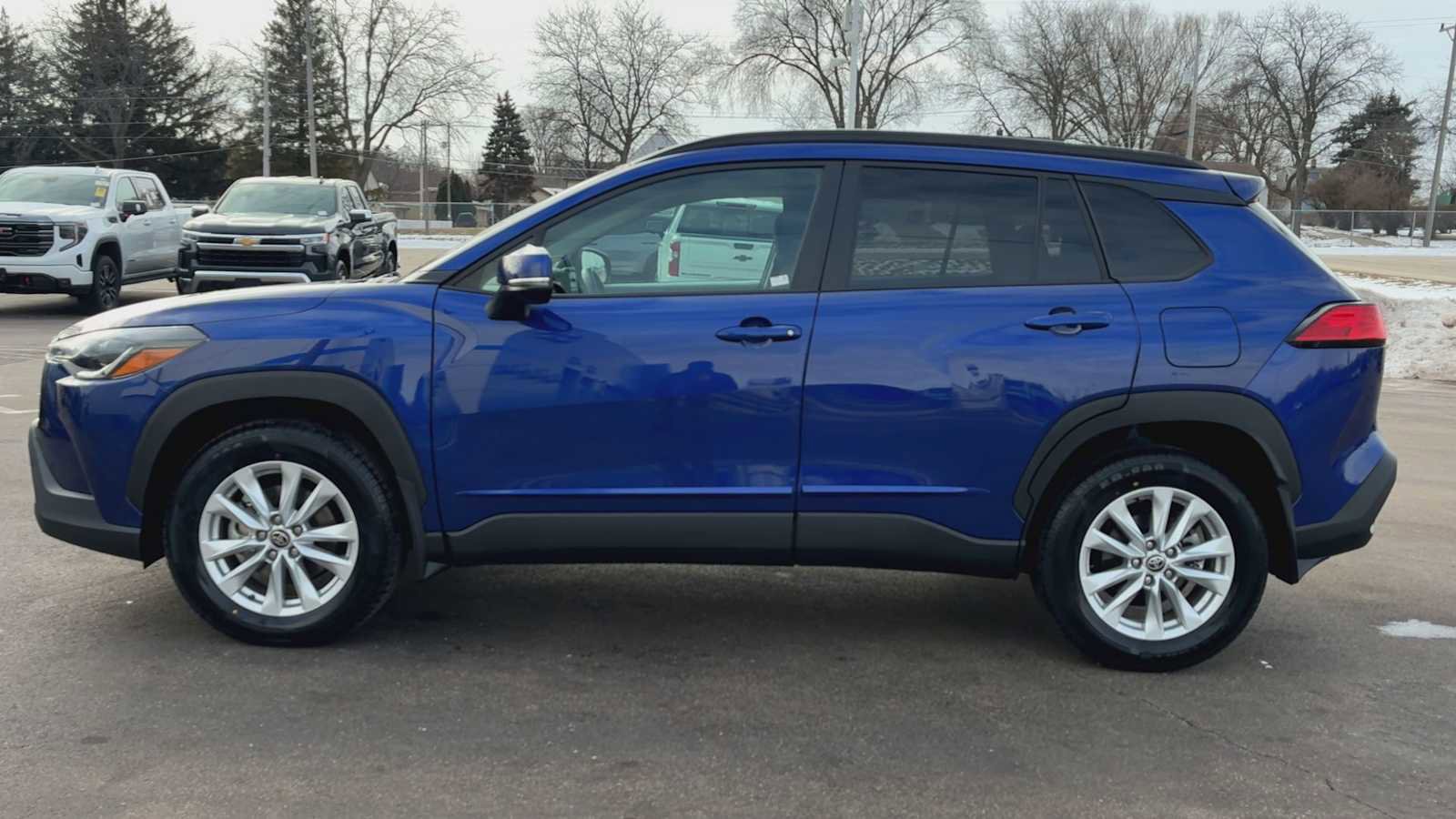 Used 2023 Toyota Corolla Cross LE image 5