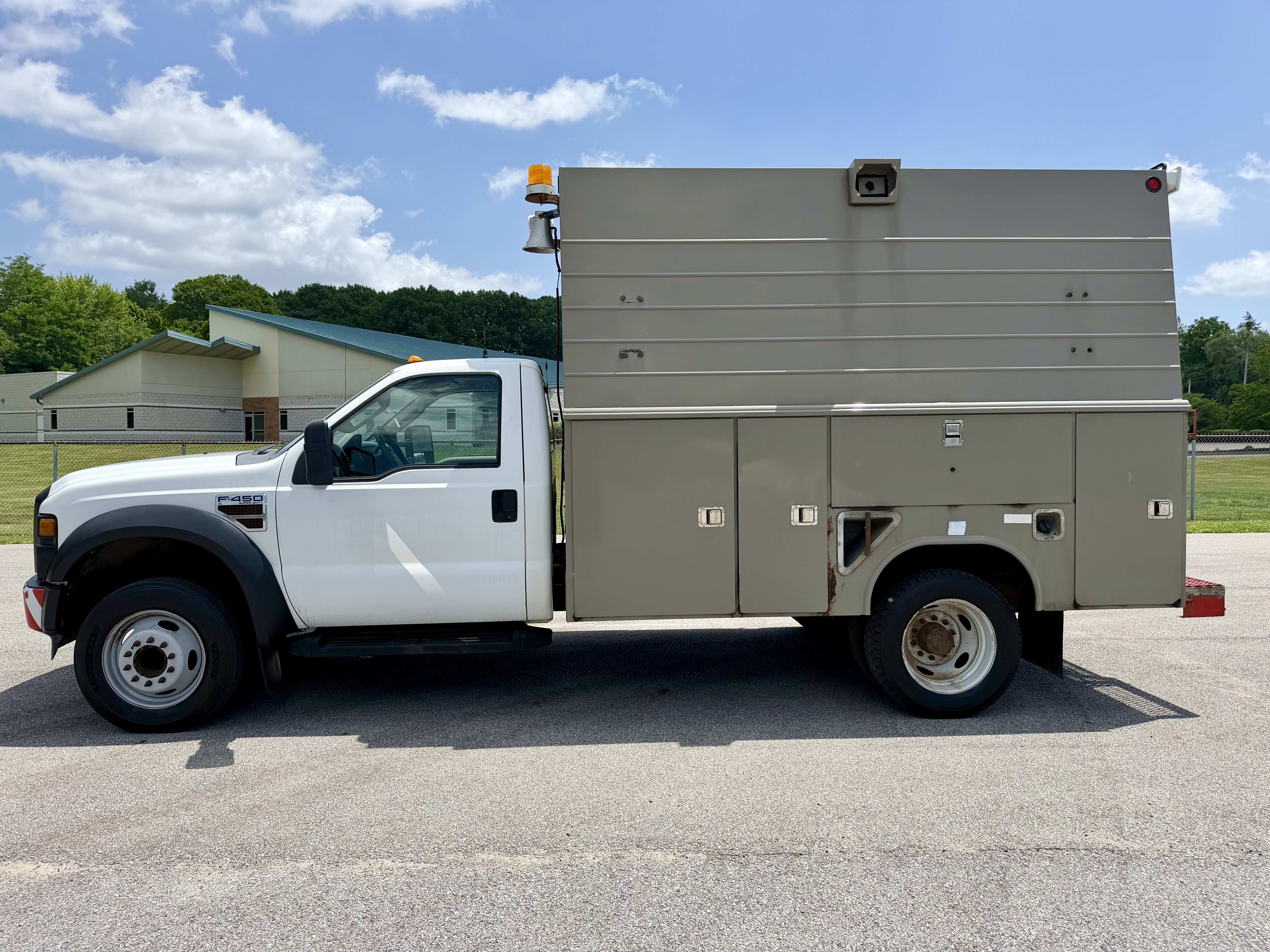 Used 2008 Ford F450 2WD Regular Cab Super Duty image 5