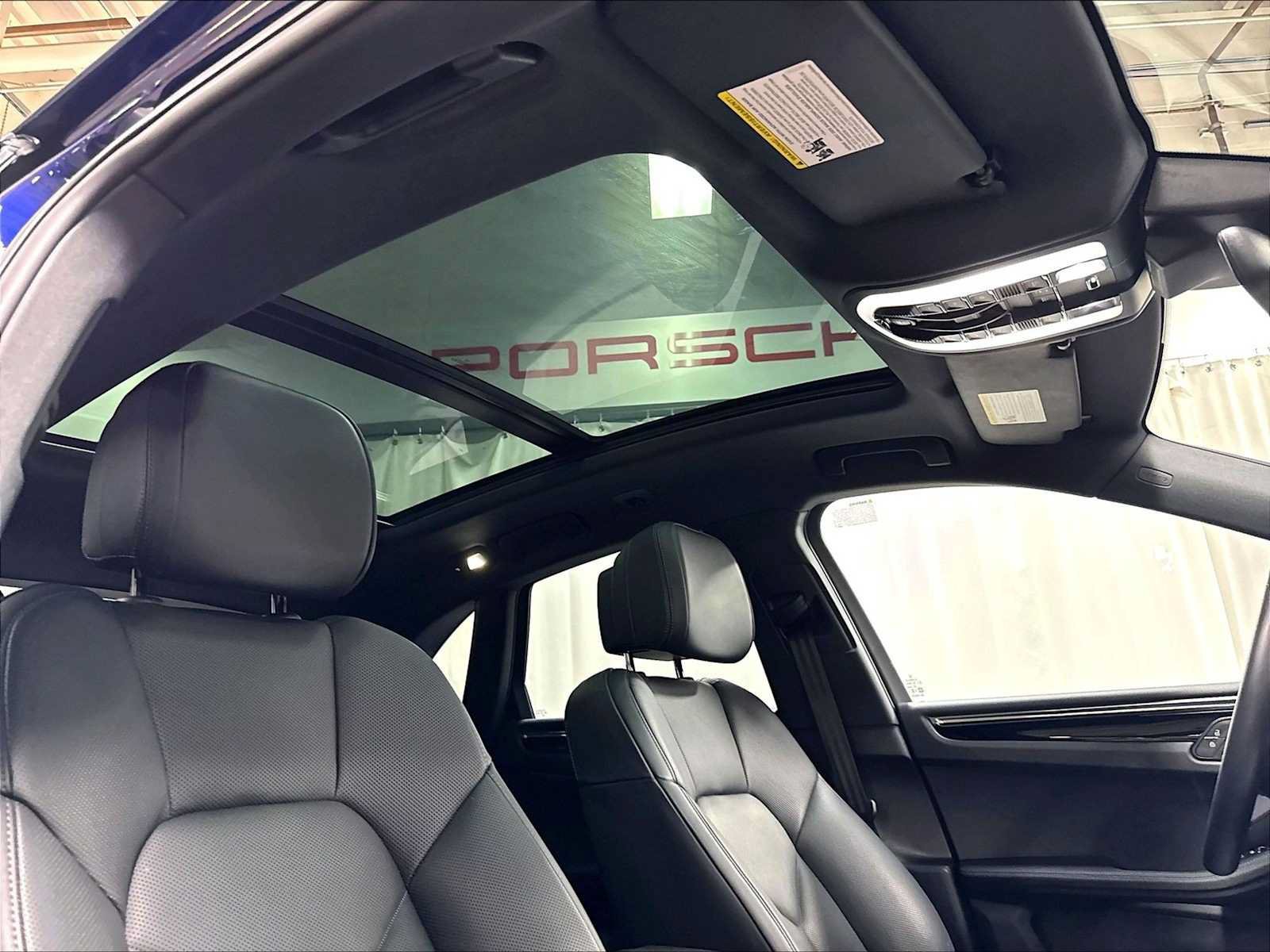 Used 2026 Porsche Macan AWD/4WD image 27