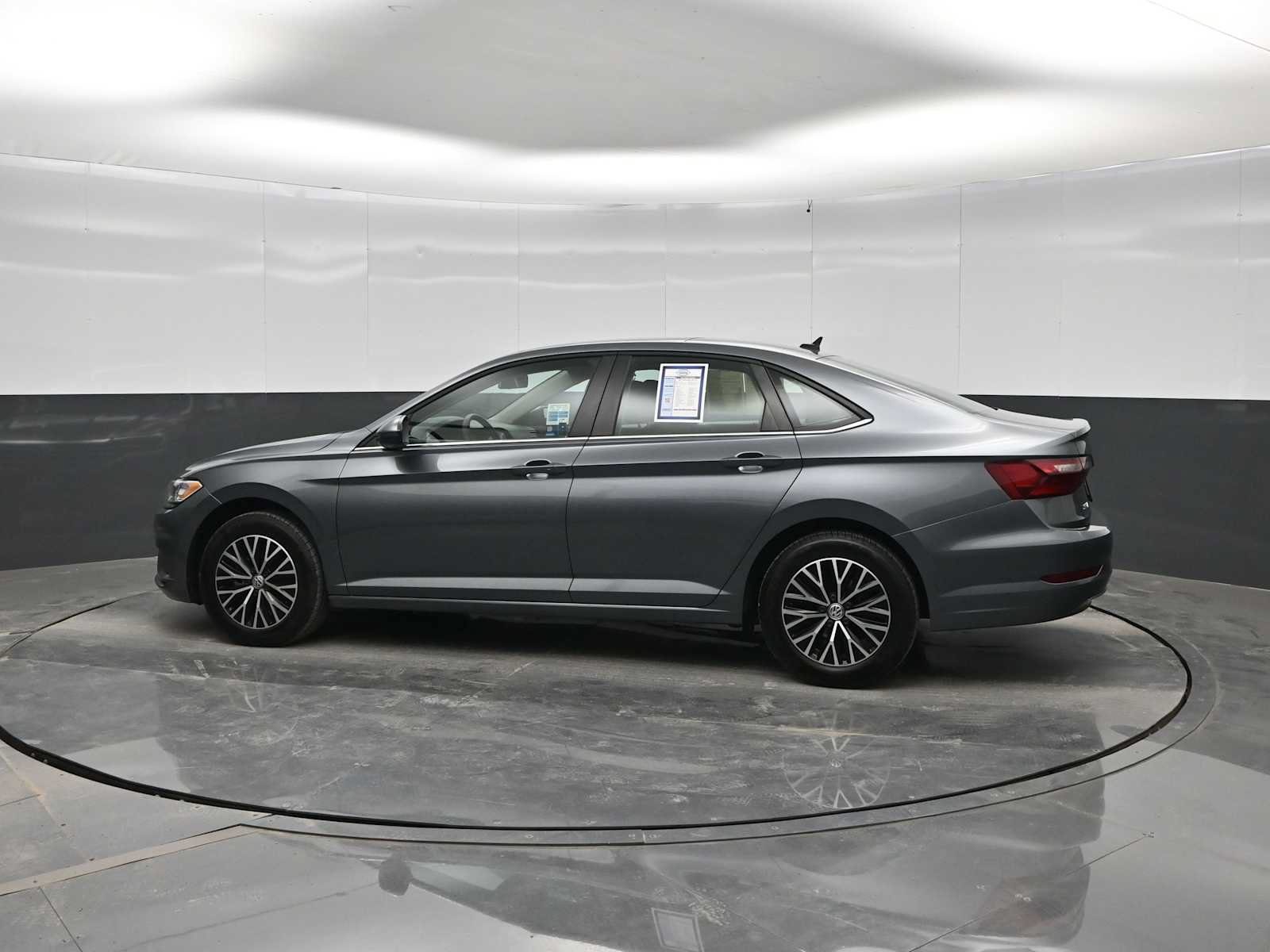Used 2021 Volkswagen Jetta SE FWD image 5