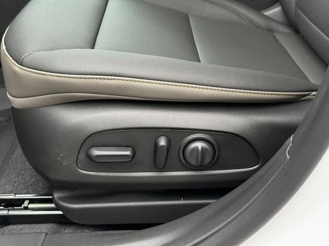 New 2026 Chevrolet Trax ACTIV w/ Sunroof Package FWD image 14