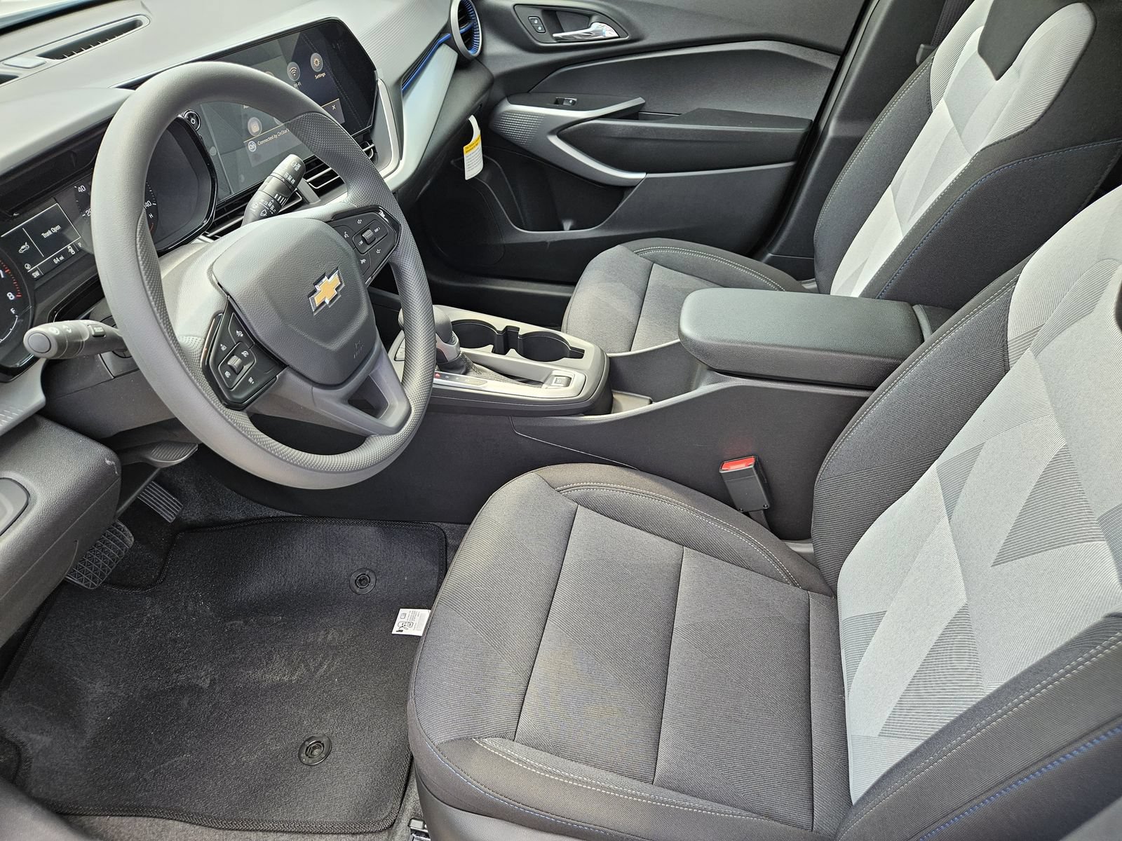 New 2026 Chevrolet Trax LS w/ LS Convenience Package FWD image 14