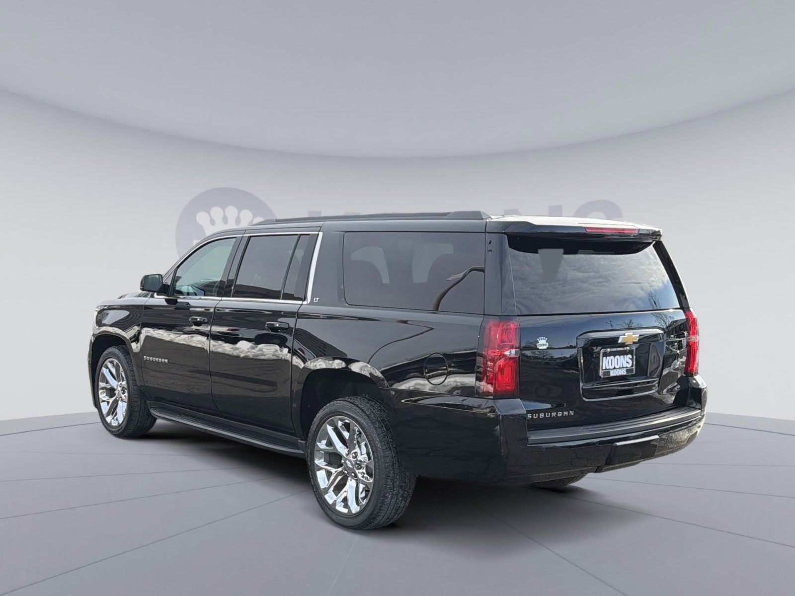 Used 2020 Chevrolet Suburban LT w/ Luxury Package image 4