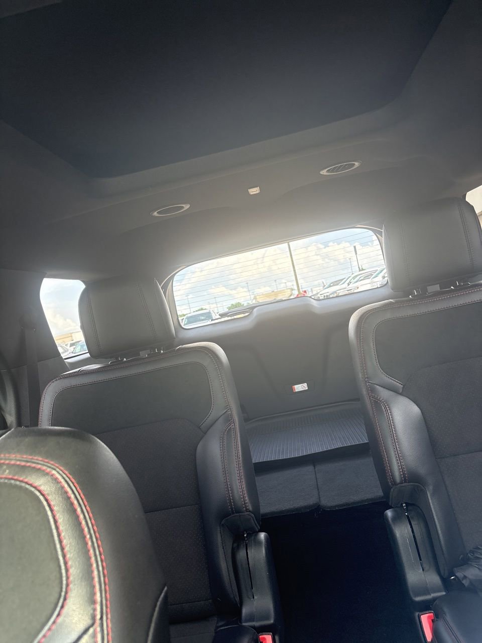 Used 2019 Ford Explorer XLT w/ Equipment Group 202A FWD image 12