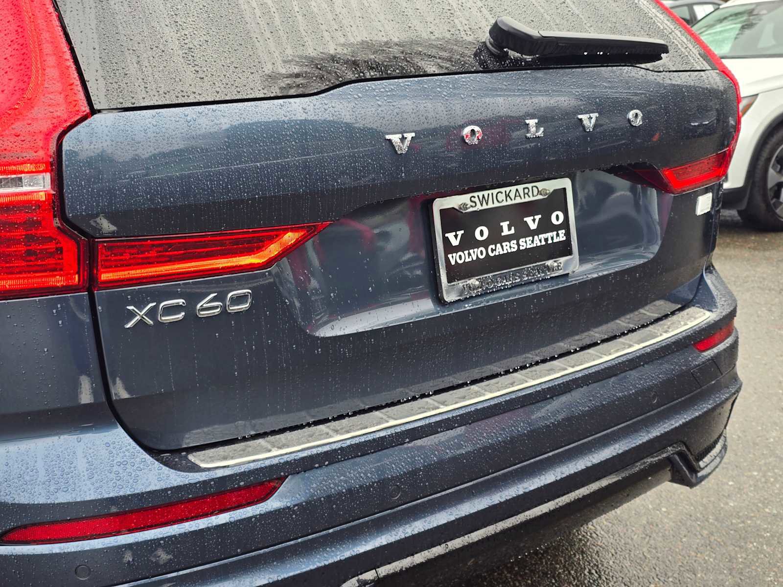 Certified 2023 Volvo XC60 T8 Plus w/ Climate Package image 13