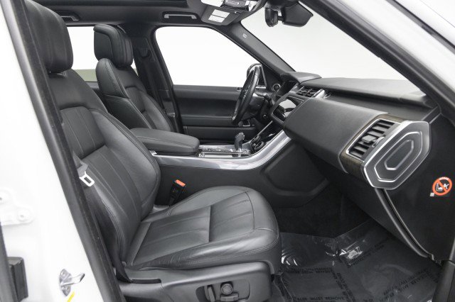 Used 2018 Land Rover Range Rover Sport SE image 4