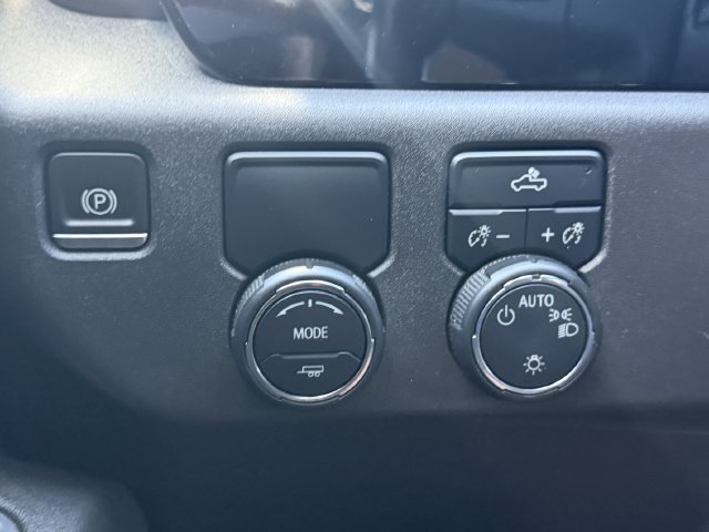 Used 2022 Chevrolet Silverado 1500 LT RWD image 30