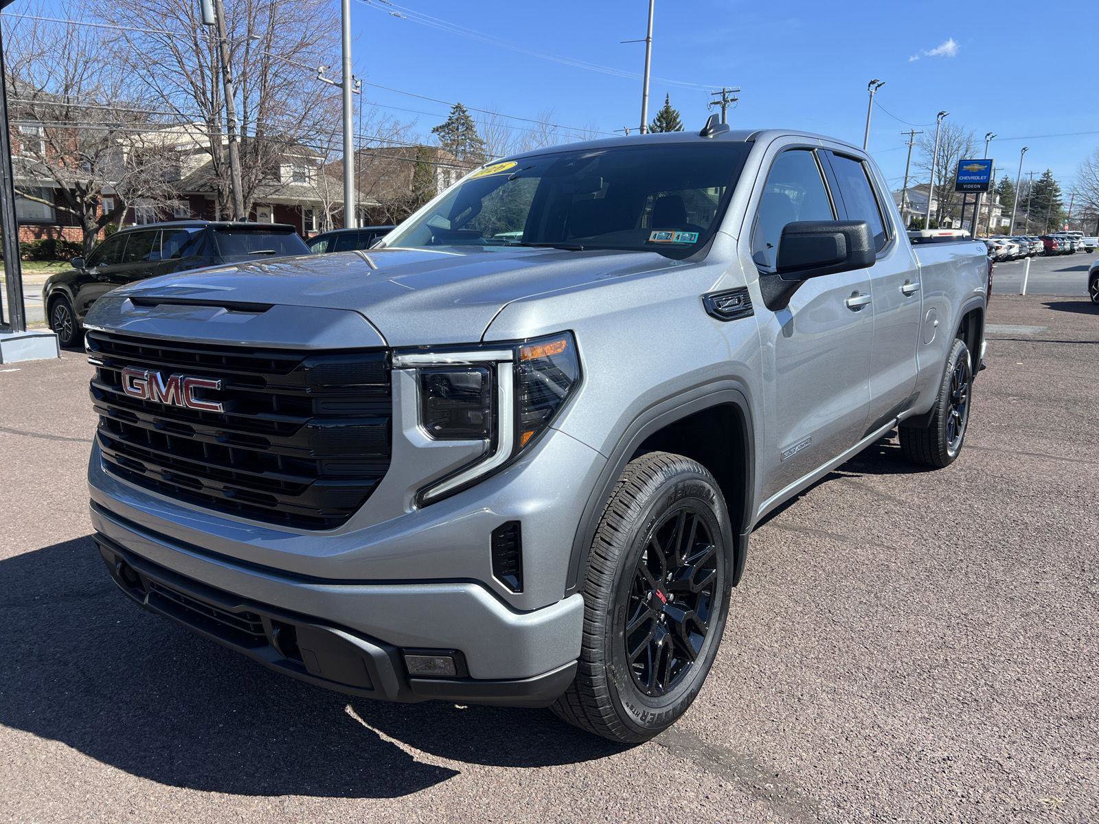 Used 2026 GMC Sierra 1500 Elevation image 3