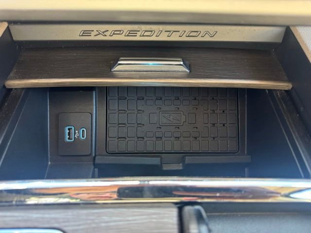 Used 2024 Ford Expedition Limited image 21