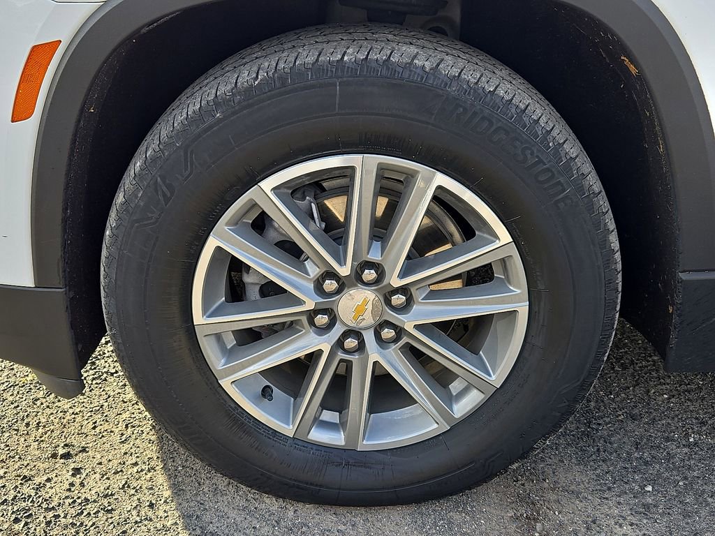 Used 2023 Chevrolet Traverse LT image 13