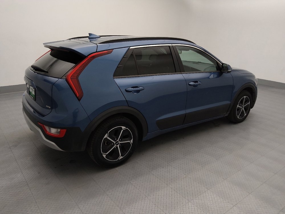 Used 2023 Kia Niro EX image 10