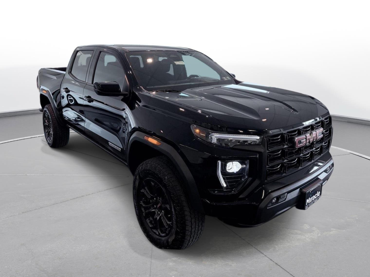 Used 2025 GMC Canyon Elevation w/ Convenience Package AWD/4WD image 8