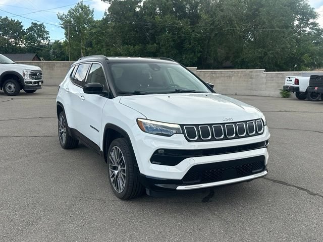 Used 2022 Jeep Compass Limited w/ Elite Group AWD/4WD image 11
