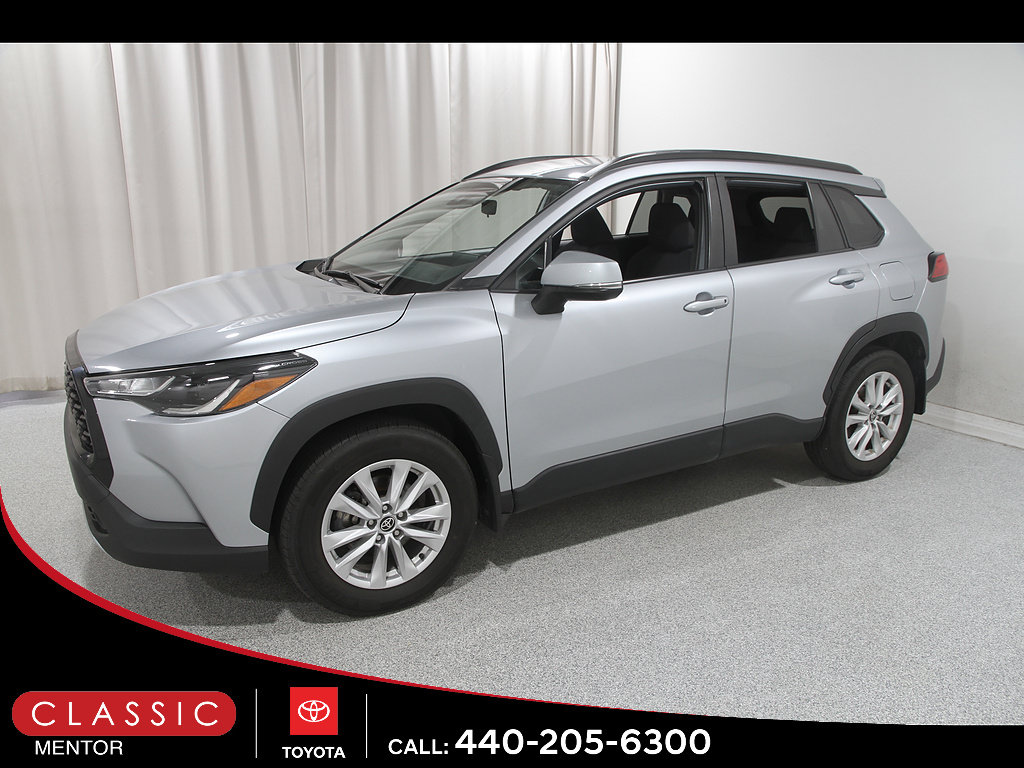 Certified 2022 Toyota Corolla Cross LE AWD/4WD image 3