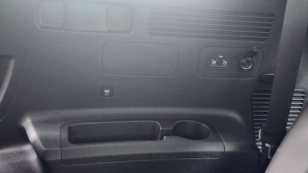 New 2026 Kia Sorento S w/ S Panoramic Sunroof Package FWD image 16