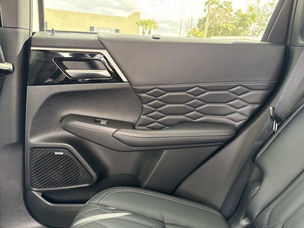 New 2026 Mitsubishi Outlander SEL image 15