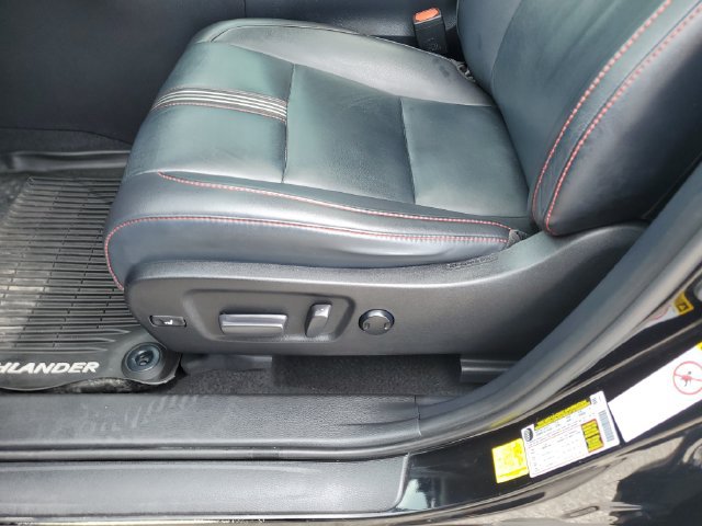 Used 2019 Toyota Highlander SE AWD/4WD image 23