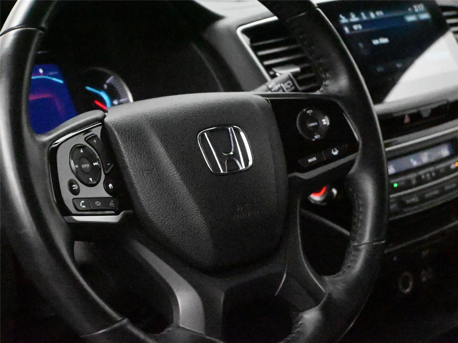 Used 2024 Cadillac XT4 Sport image 3